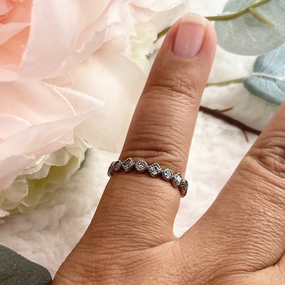 925 Sterling Silver Stackable Cubic Zirconia Ring Size 7 - Picture 5 of 8